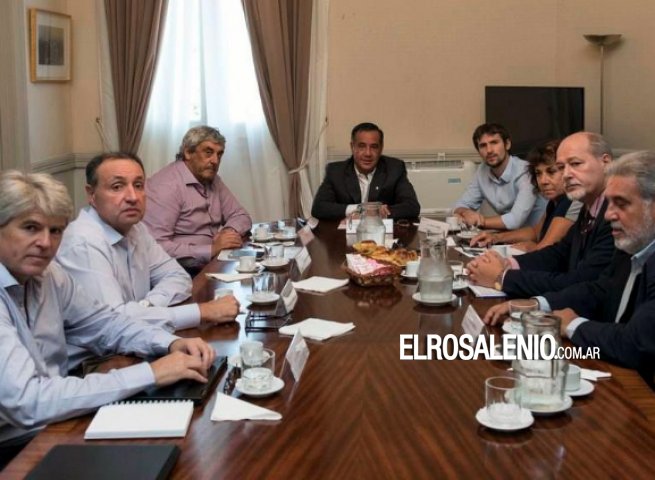 Finochiaro habló con los gremios de todo menos de salarios Finochiaro habló con los gremios de todo menos de salarios