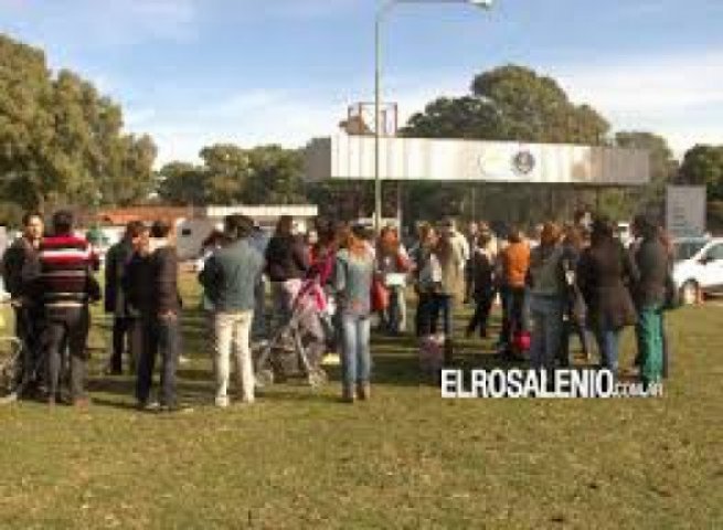 Reclamo de los docentes de las FFAA por asimetría en los salarios Reclamo de los docentes de las FFAA por asimetría en los salarios