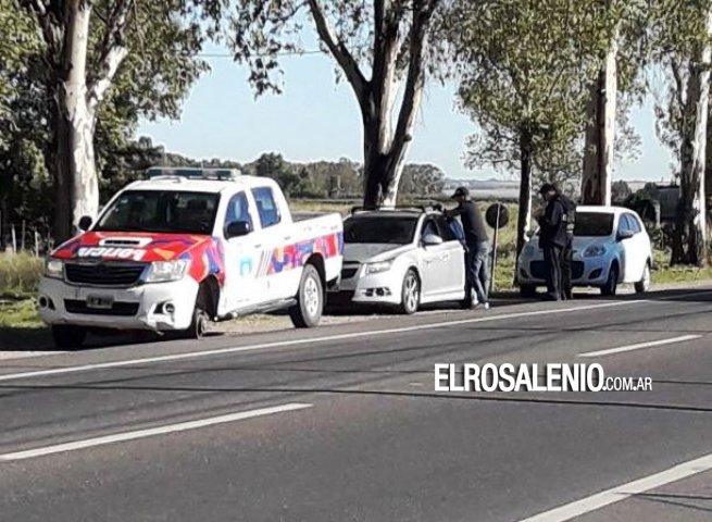 Whatsapp: “Se le salió una rueda a un patrullero y le pegó a un auto” Whatsapp: “Se le salió una rueda a un patrullero y le pegó a un auto”