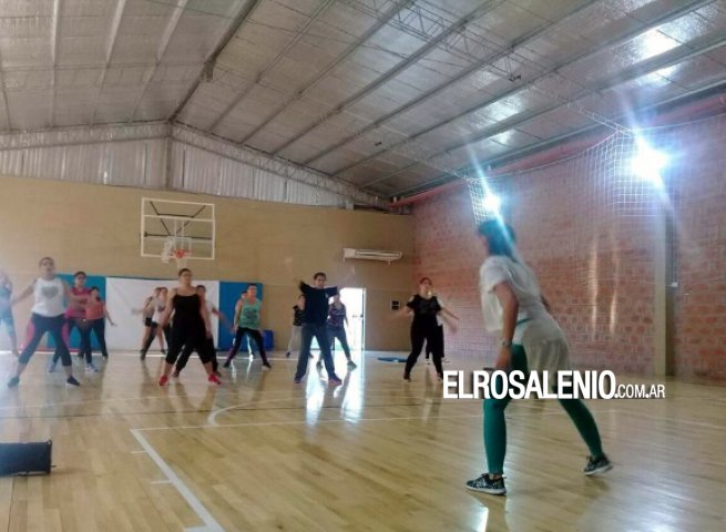 Amplia propuesta de actividad deportiva y física del CEF Nº 72 Amplia propuesta de actividad deportiva y física del CEF Nº 72
