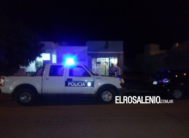 A mano armada asaltó una peluquería A mano armada asaltó una peluquería