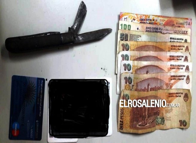Denunció que su ex pareja le robó y amenazó con una navaja Denunció que su ex pareja le robó y amenazó con una navaja