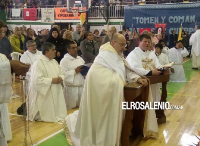 Azpiroz recibirá de manos del Papa Francisco el palio arzobispal Azpiroz recibirá de manos del Papa Francisco el palio arzobispal