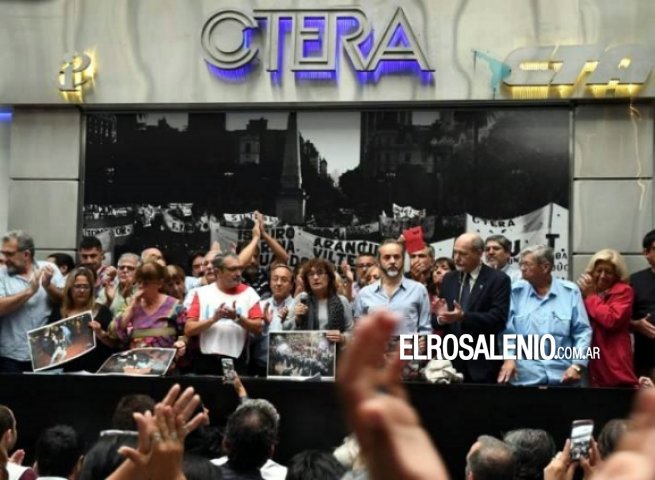 Convocan a un paro nacional docente para el martes Convocan a un paro nacional docente para el martes
