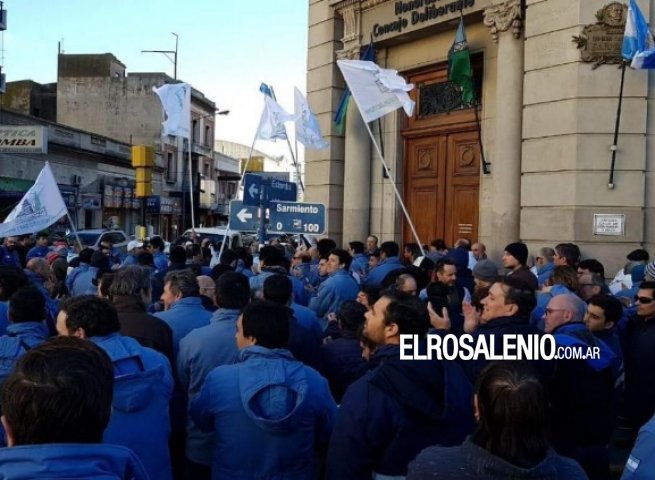 Despedirían a más de 250 trabajadores de la ex PetroBras Despedirían a más de 250 trabajadores de la ex PetroBras