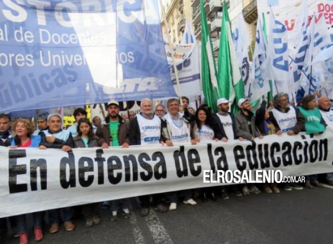 Universitarios votaron por el no reinicio de clases después del receso Universitarios votaron por el no reinicio de clases después del receso