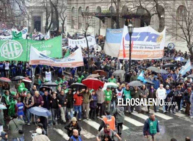Liquidarán con el sueldo de julio el 4 por ciento de aumento Liquidarán con el sueldo de julio el 4 por ciento de aumento