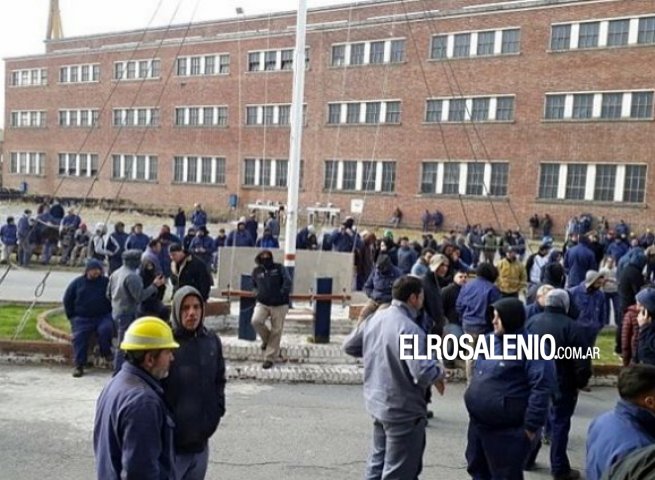 El PI criticó expresiones de Macri sobre Astillero Río Santiago El PI criticó expresiones de Macri sobre Astillero Río Santiago