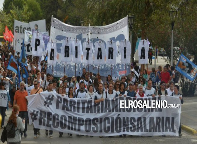 Docentes ratifican el paro por 72 horas Docentes ratifican el paro por 72 horas