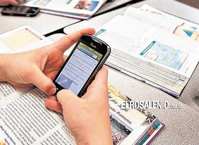 El CIIE propone capacitación en el uso pedagógico de celulares El CIIE propone capacitación en el uso pedagógico de celulares