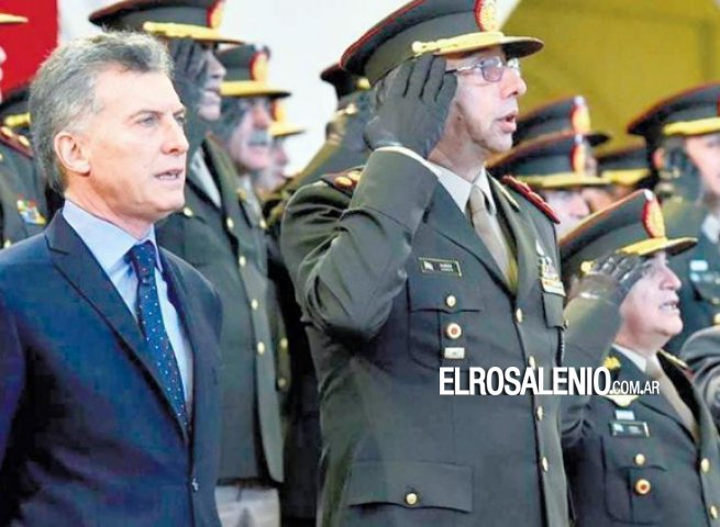 Macri presidió acto con los nuevos oficiales superiores de las FFAA Macri presidió acto con los nuevos oficiales superiores de las FFAA
