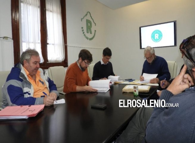 Licitaron la obra para mejora de caminos rurales en Calderón y Pehuen Co