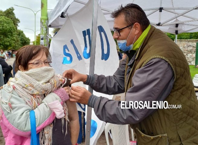 Hasta las 14 horas continúa la vacunación antigripal en la Plaza Belgrano