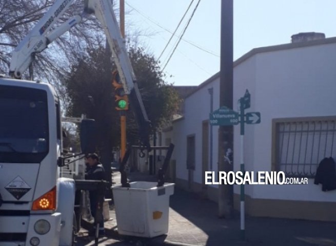 Semáforos: La esquina de Villanueva y Brown ya cuenta con señalización