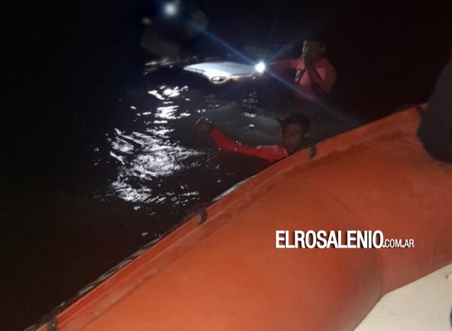Prefectura rescató a un pescador atrapado en la marea