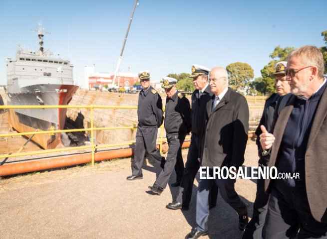 El Ministro recorrió en Puerto Belgrano las obras de TANDANOR