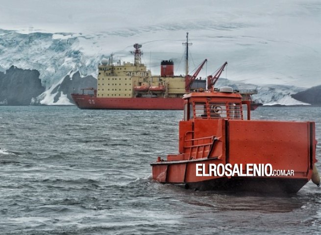 El Rompehielos Irízar continúa la Campaña Antártica de Verano