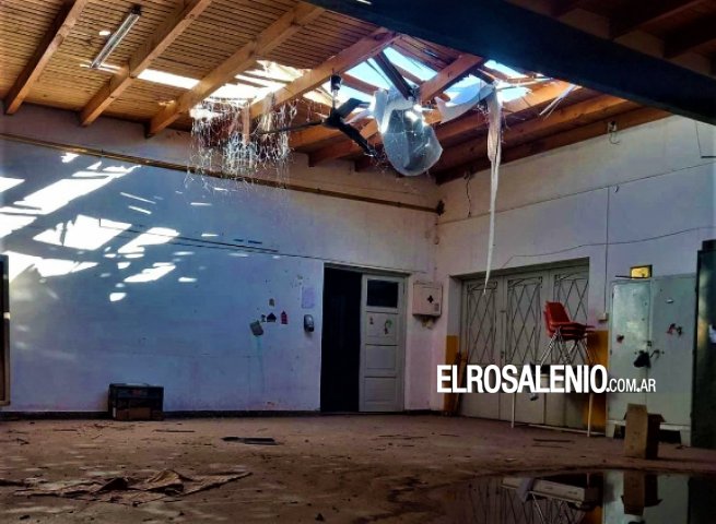 Villa Arias: Vecinos reclaman por el estado de la Escuela N°7