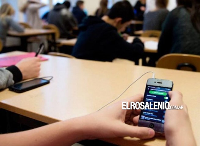 Legislatura bonaerense: buscan regular el uso de celulares en las escuelas primarias