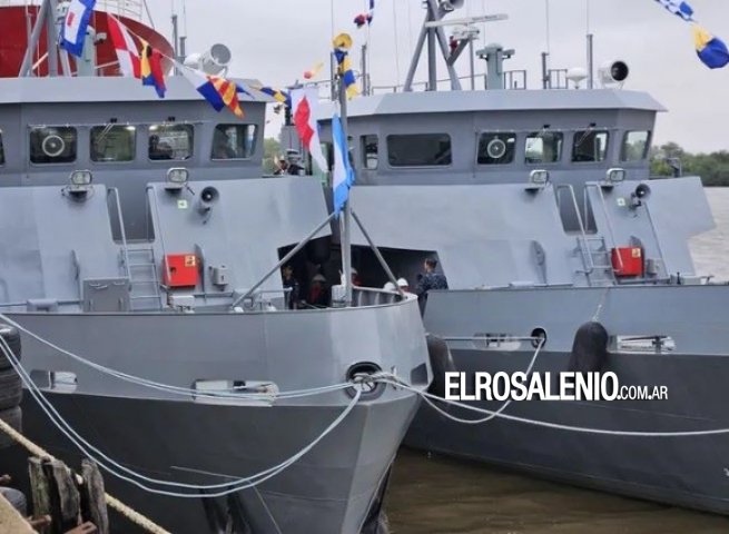 Kicillof encabezó la entrega de la compuerta para el Arsenal Naval 