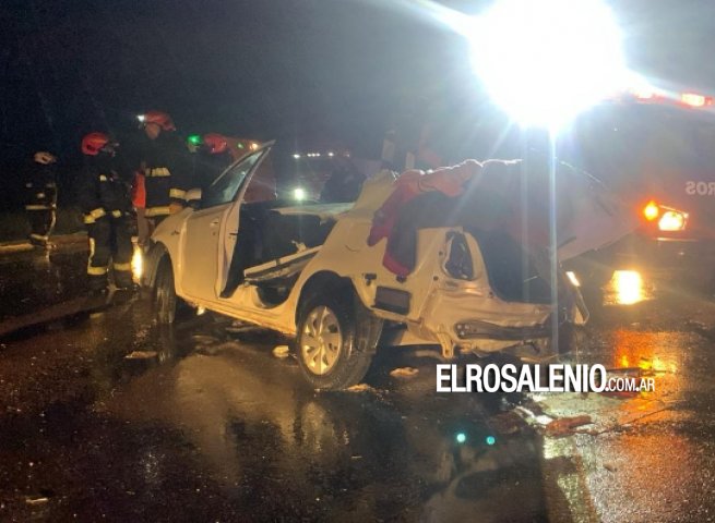 Trágico accidente en la rotonda de las rutas 3 y 22: fallece una vecina de Algarrobo