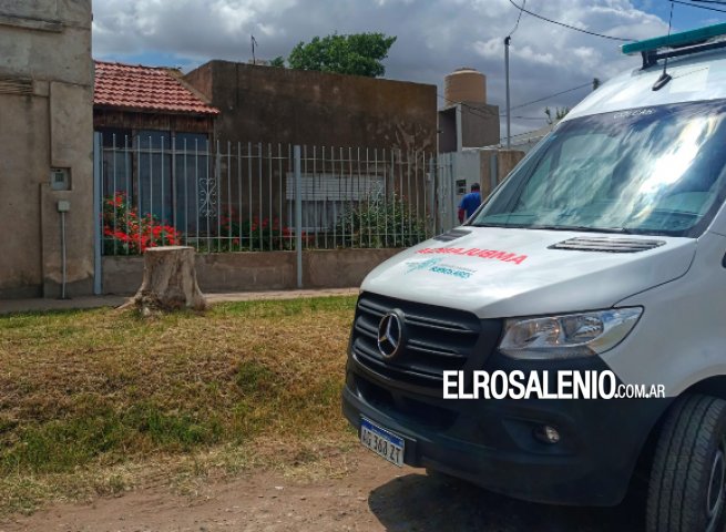 Bomberos rescataron a una mujer que se descompensó y quedó encerrada