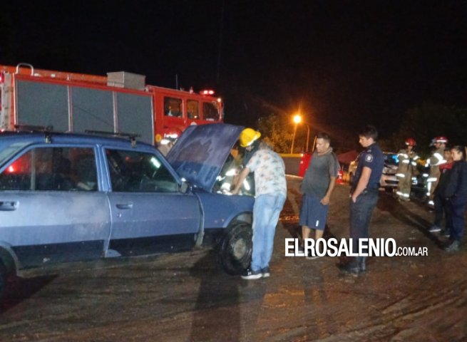 Choque frontal de vehículos en paso a nivel