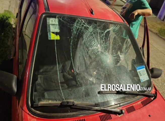 Bahía Blanca: discute con su madre y rompe el parabrisas del auto del vecino