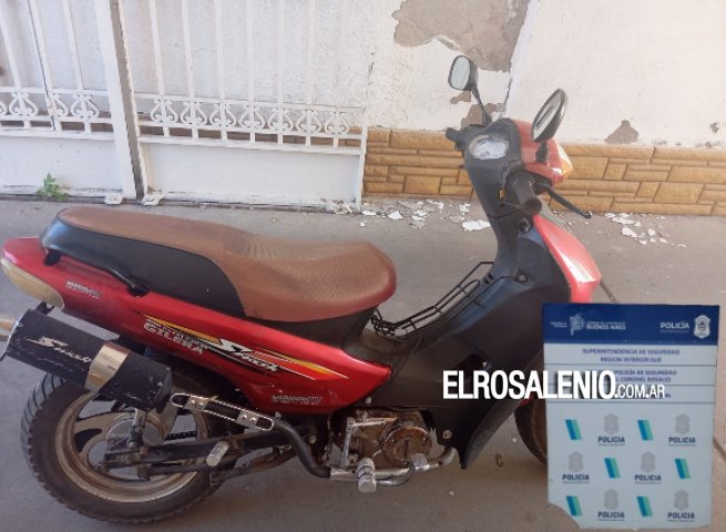 Denunció que robaron su moto y apareció abandonada al lado del predio de la ex CAIPAL