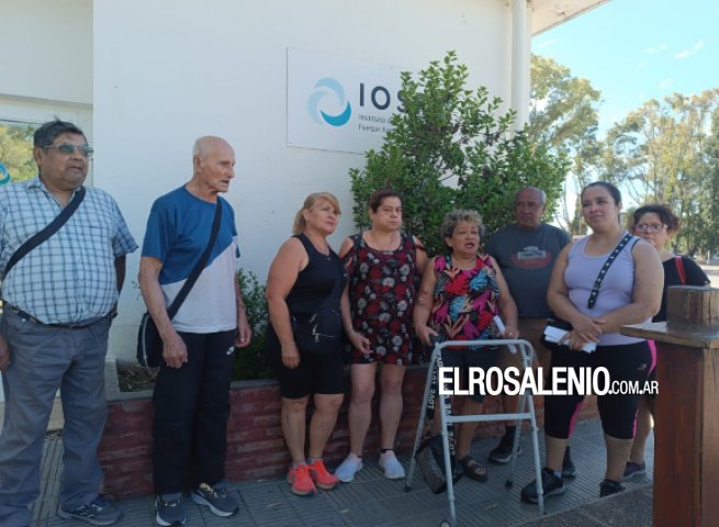 Pacientes de diálisis reclaman a IOSFA por un corte de servicio por falta de pagos