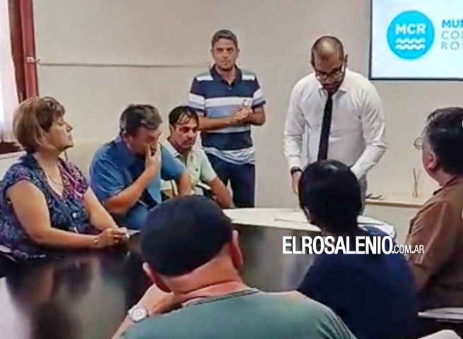Entregaron cerca de 5.000 firmas al intendente por reclamos de agua y cloacas