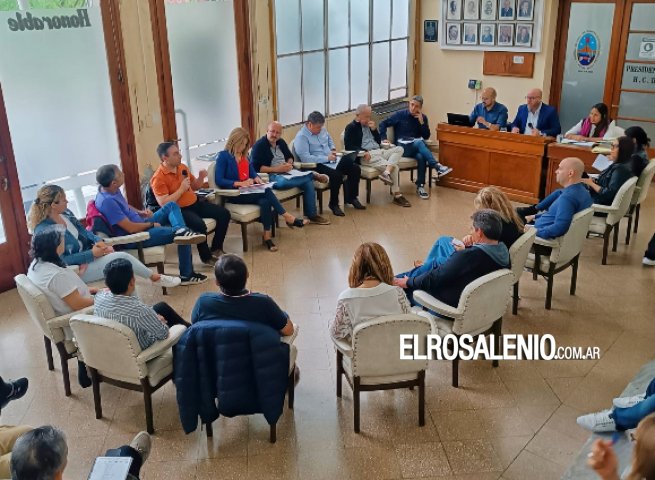 Primera reunión de la Mesa del Agua, con el más importante ausente: ABSA no fue