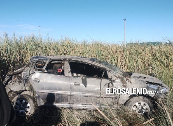 Robó un auto, volcó y fue detenido tras intentar llevarse otro vehículo