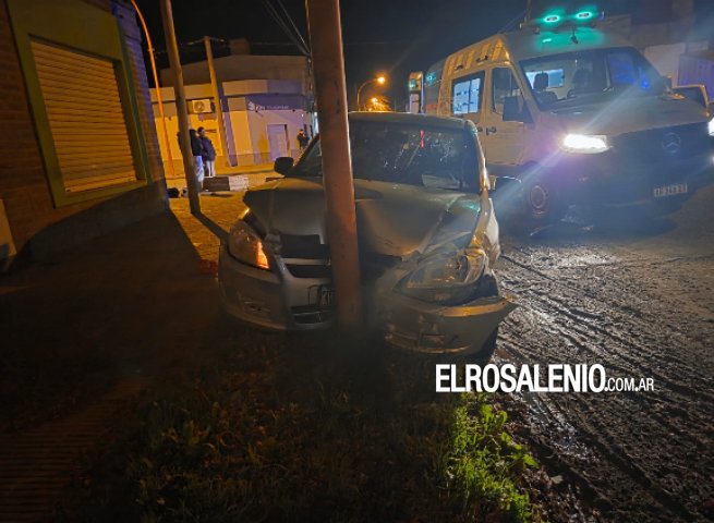 Permanece hospitalizada conductora de moto que protagonizó accidente