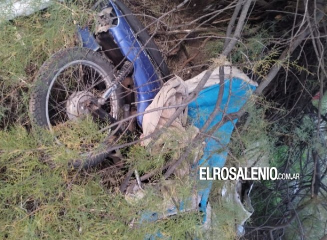 Vecino encontró moto escondida en descampado, Policía corroboro que era robada