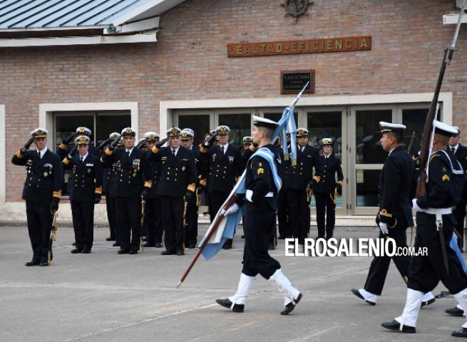 Aspirantes de la Escuela de Suboficiales recibieron sus uniformes y juraron fidelidad a la bandera