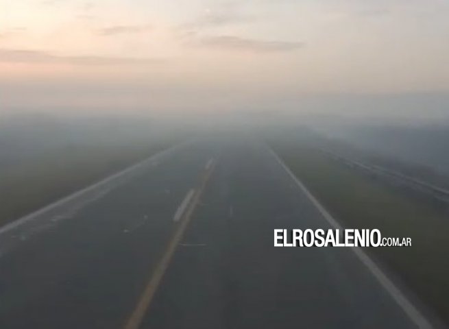 Humo por incendio en el basural reduce visibilidad en Ruta 249