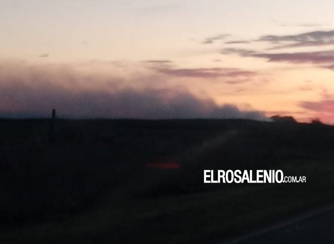 Humo por incendio en el basural reduce visibilidad en Ruta 249