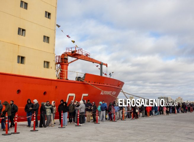 Cerca de 10.000 personas visitaron el Irízar en el Puerto de Bahía Blanca