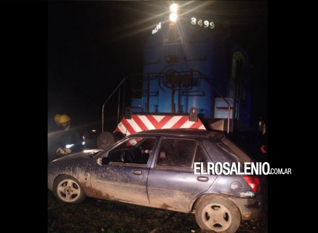  Milagro: fueron arrastrados 100 metros por el tren y salieron ilesos 