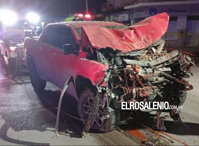 Estaba alcoholizado, perdió el control de la camioneta y chocó contra una casa 