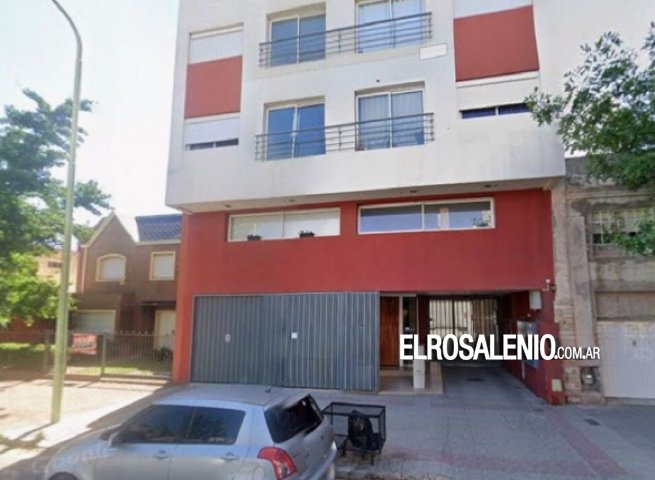 Investigan la muerte de una mujer que cayó desde un edificio del centro