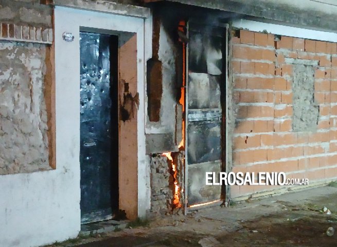 Nuevo incendio en una vivienda de 11 de Septiembre al 100