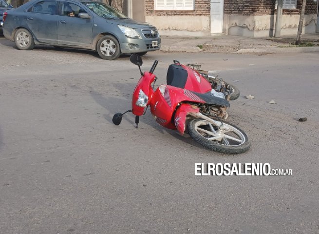 Joven motociclista hospitalizado tras un accidente de tránsito