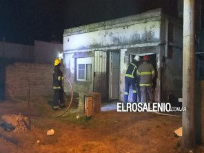 Bomberos fueron convocados por un incendio en una casa