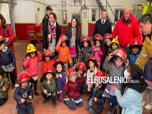 Alumnos del Jardín de Infantes visitaron el Cuartel de Bomberos de la Base Naval Puerto Belgrano