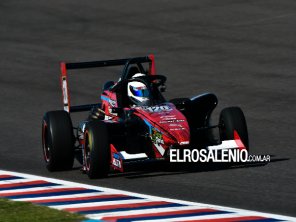 El piloto puntaltense Mateo Ferlido tuvo un buen debut en la Fórmula 2