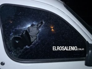 A botellazos, rompió los vidrios de un vehículo en el Boulevard Avellaneda