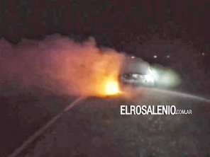 Incendio de un automotor en la Ruta 3 vieja