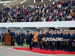 La ceremonia central por el Día de la Armada en el Estadio de Deportes de Puerto Belgrano